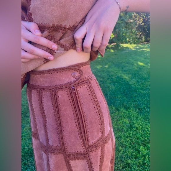 RUFFIAN’S - Women’s vintage 1960s Ruffians brown suede leather - Picture 3 of 13